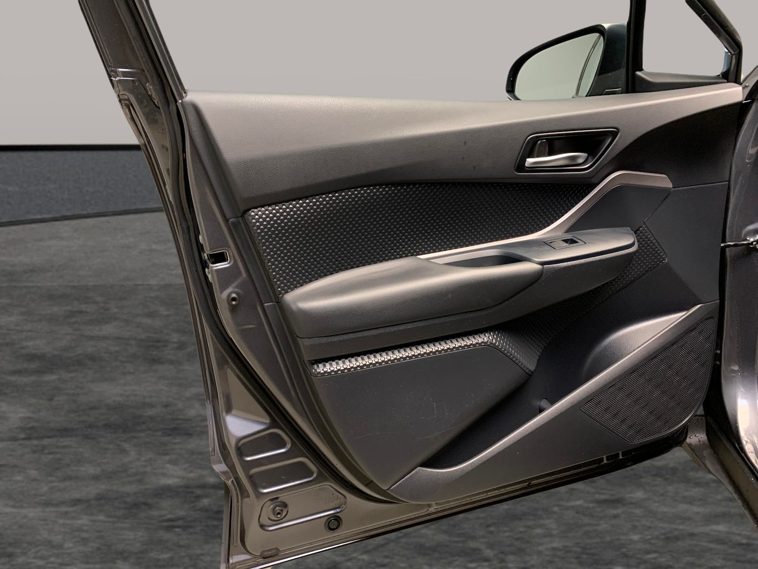 Used Toyota C-HR 2022 for sale - 76402987: Photo 30