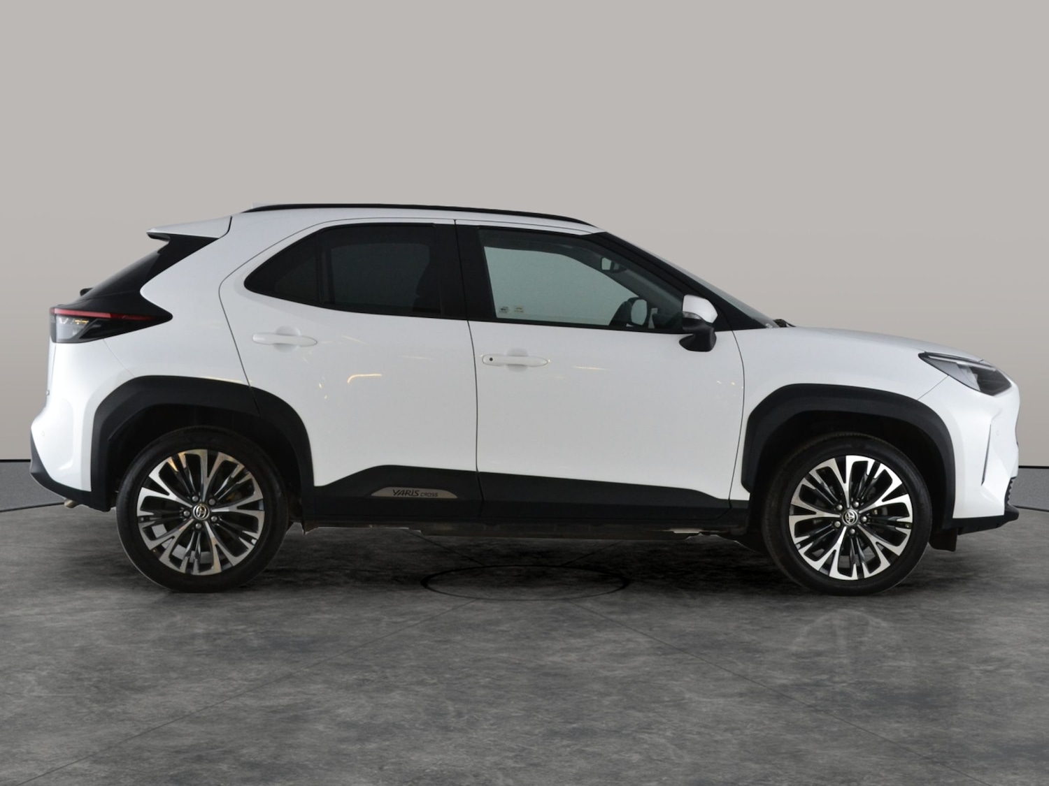 Used Toyota Yaris Cross 2023 for sale - 76392120: Photo 14