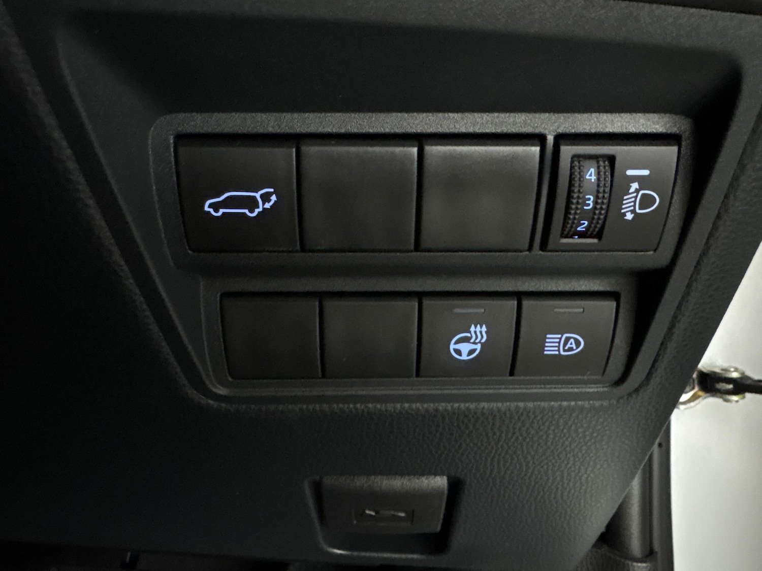 Used Toyota Yaris Cross 2023 for sale - 76392120: Photo 29