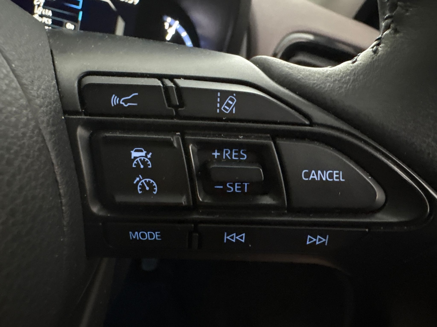 Used Toyota Yaris Cross 2023 for sale - 76392120: Photo 33