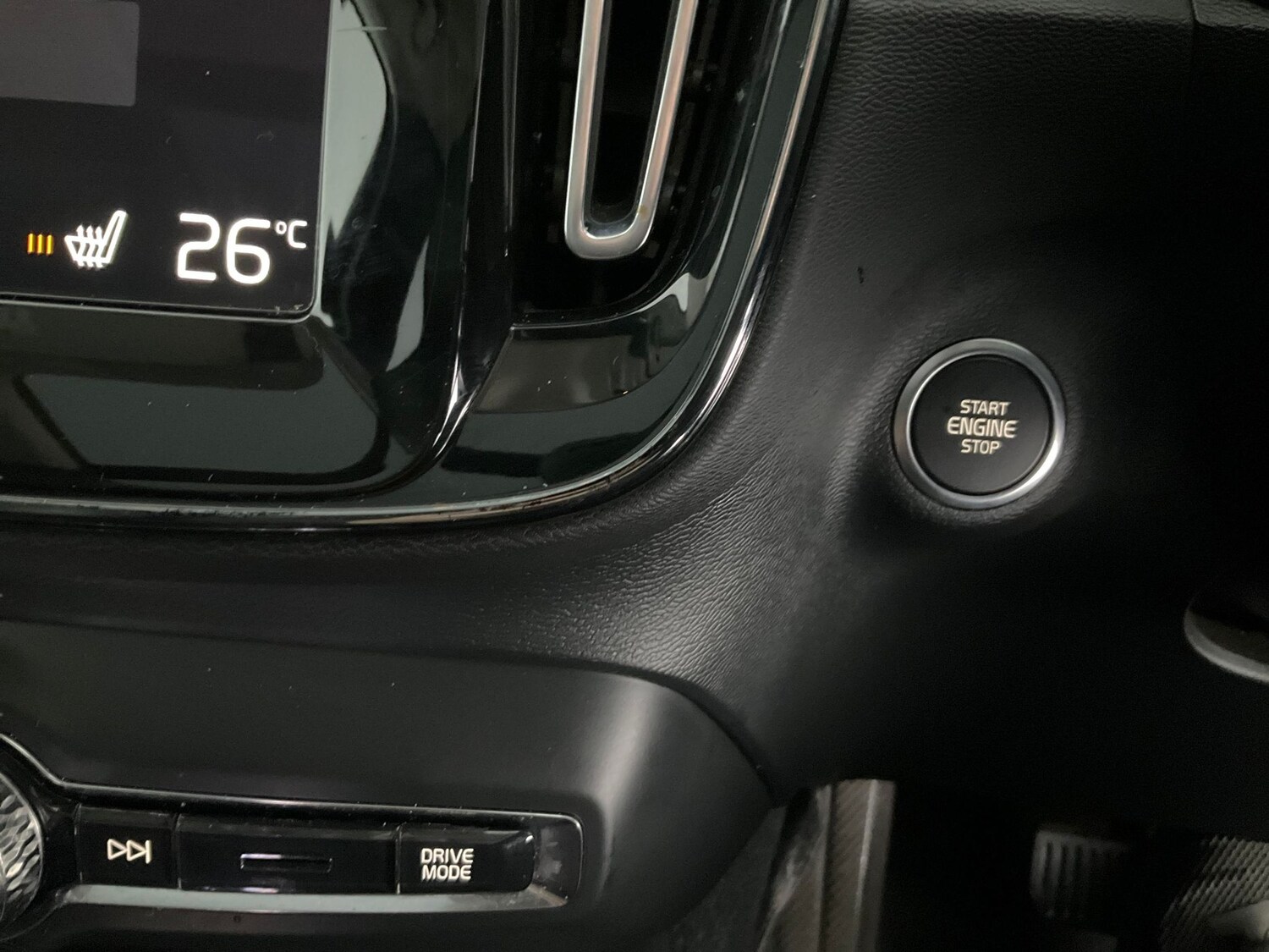 Used Volvo XC40 2022 for sale - 76616078: Photo 25