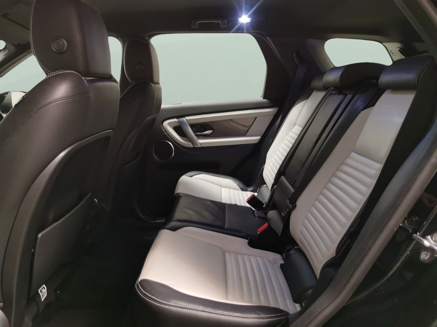 Used Land Rover Discovery Sport 2019 for sale - 76452514: Photo 32