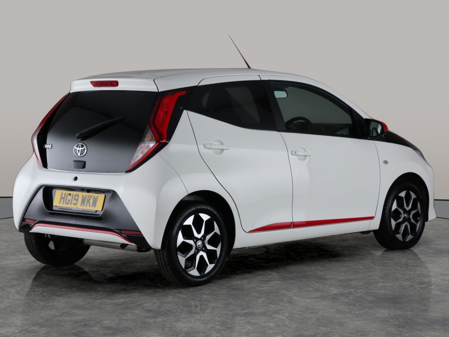 Used Toyota AYGO 2019 for sale - 76782095: Photo 10