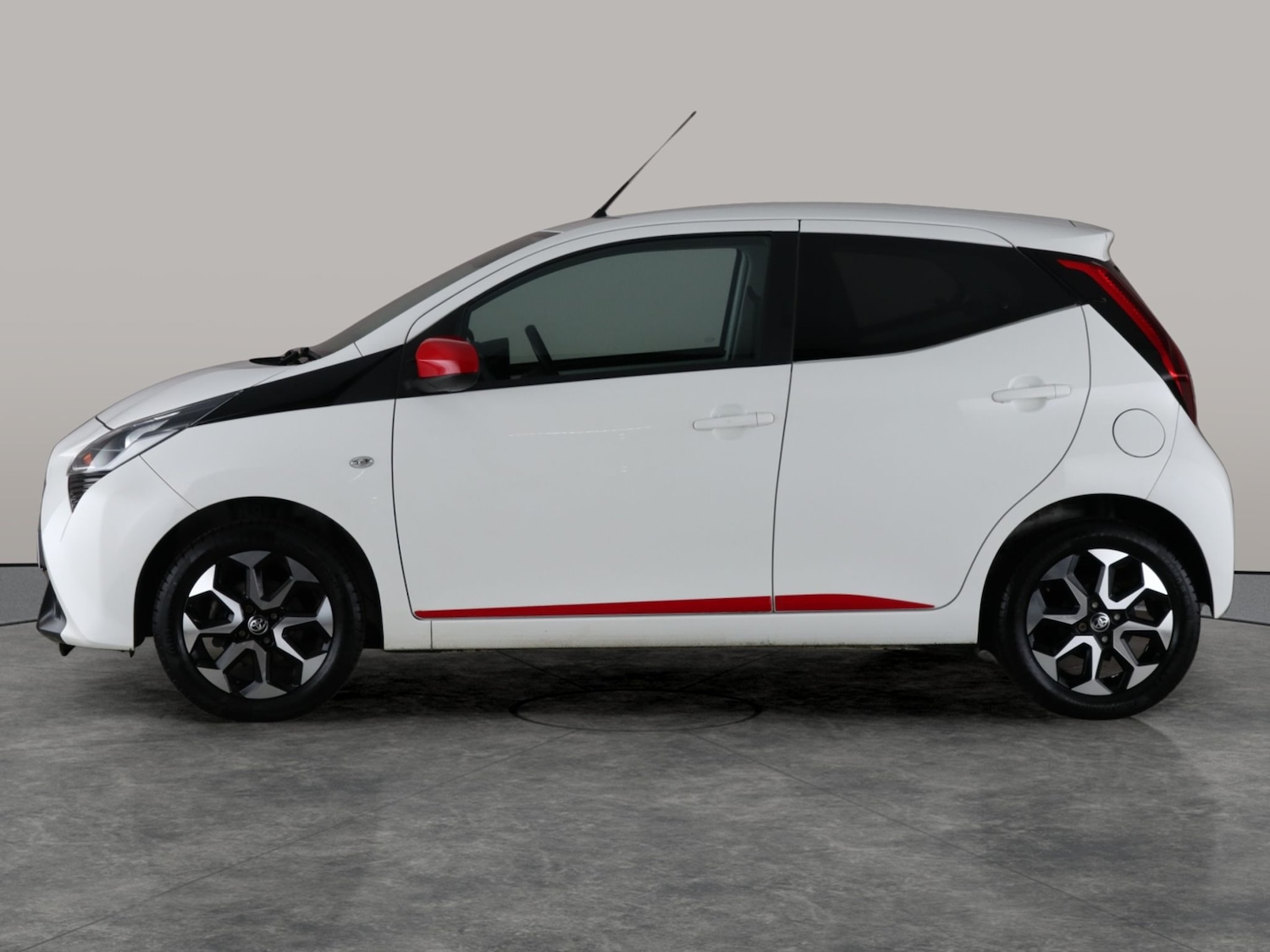 Used Toyota AYGO 2019 for sale - 76782095: Photo 13
