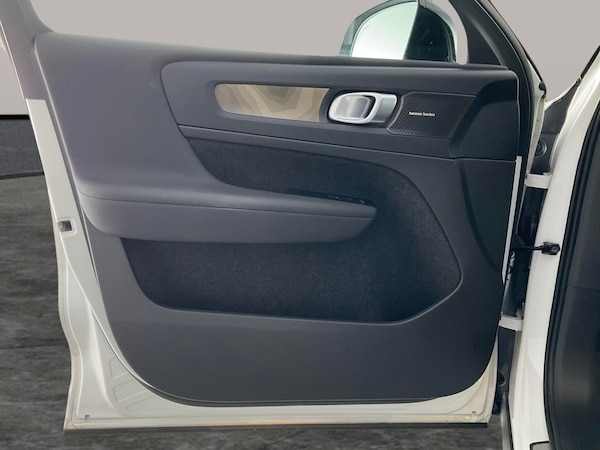 Used Volvo XC40 2022 for sale - 76303170: Photo 39