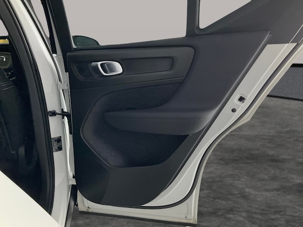 Used Volvo XC40 2022 for sale - 76303170: Photo 43