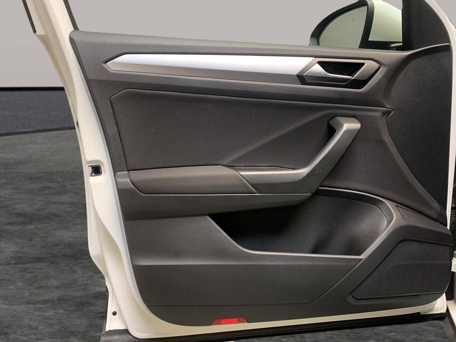 Used Volkswagen T-Roc 2023 for sale - 77517282: Photo 20