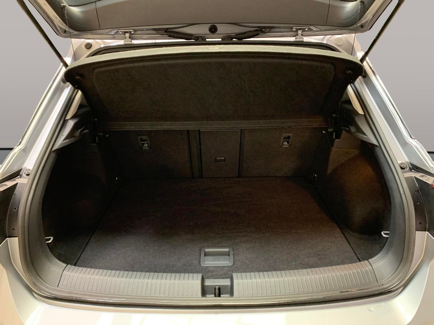 Used Volkswagen T-Roc 2023 for sale - 77135172: Photo 28