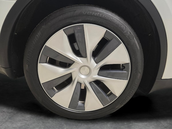 Used Tesla Model Y 2022 for sale - 76244946: Photo 32