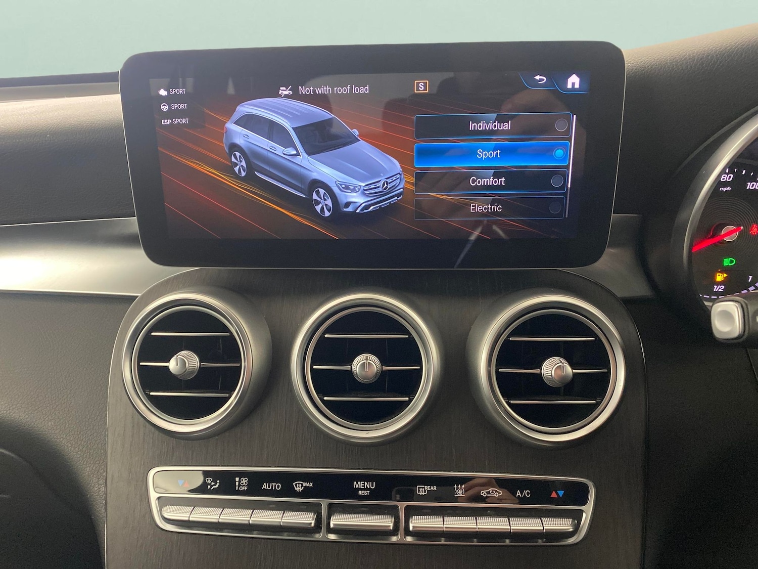 Used Mercedes-Benz GLC 2020 for sale - 76467533: Photo 21