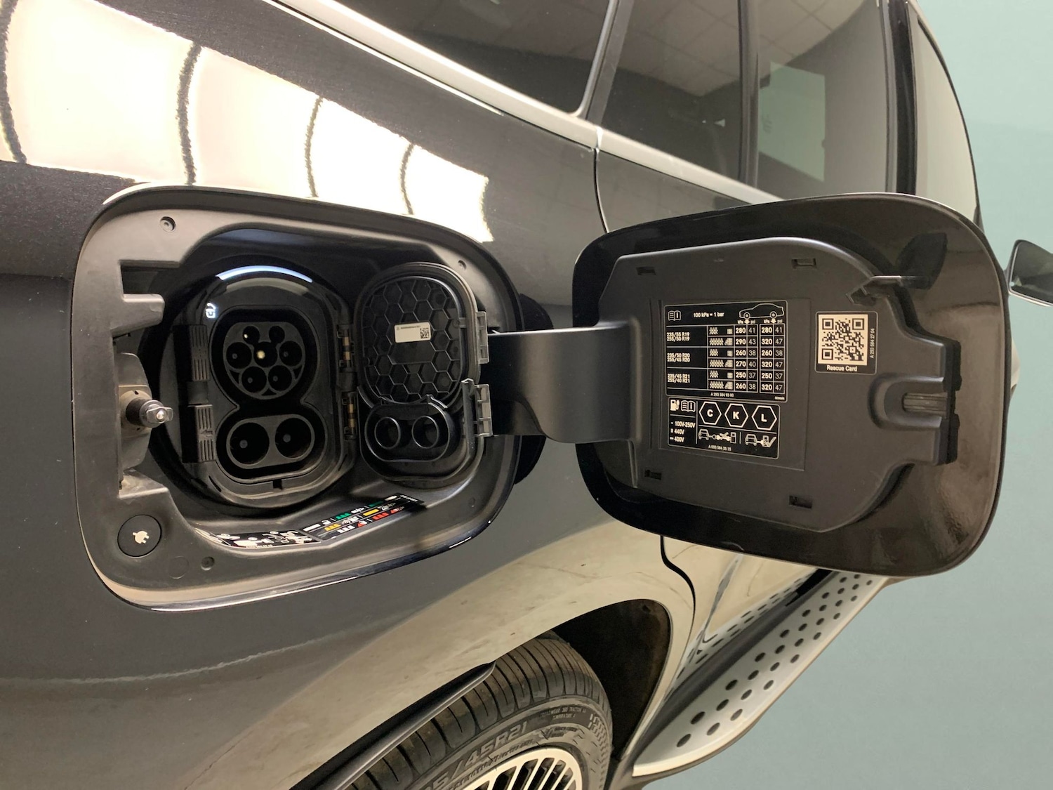 Used Mercedes-Benz EQC 2023 for sale - 76128709: Photo 49