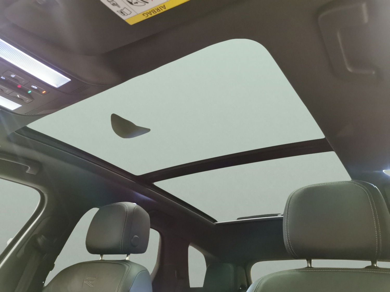 Used Volkswagen Touareg 2023 for sale - 77020105: Photo 5