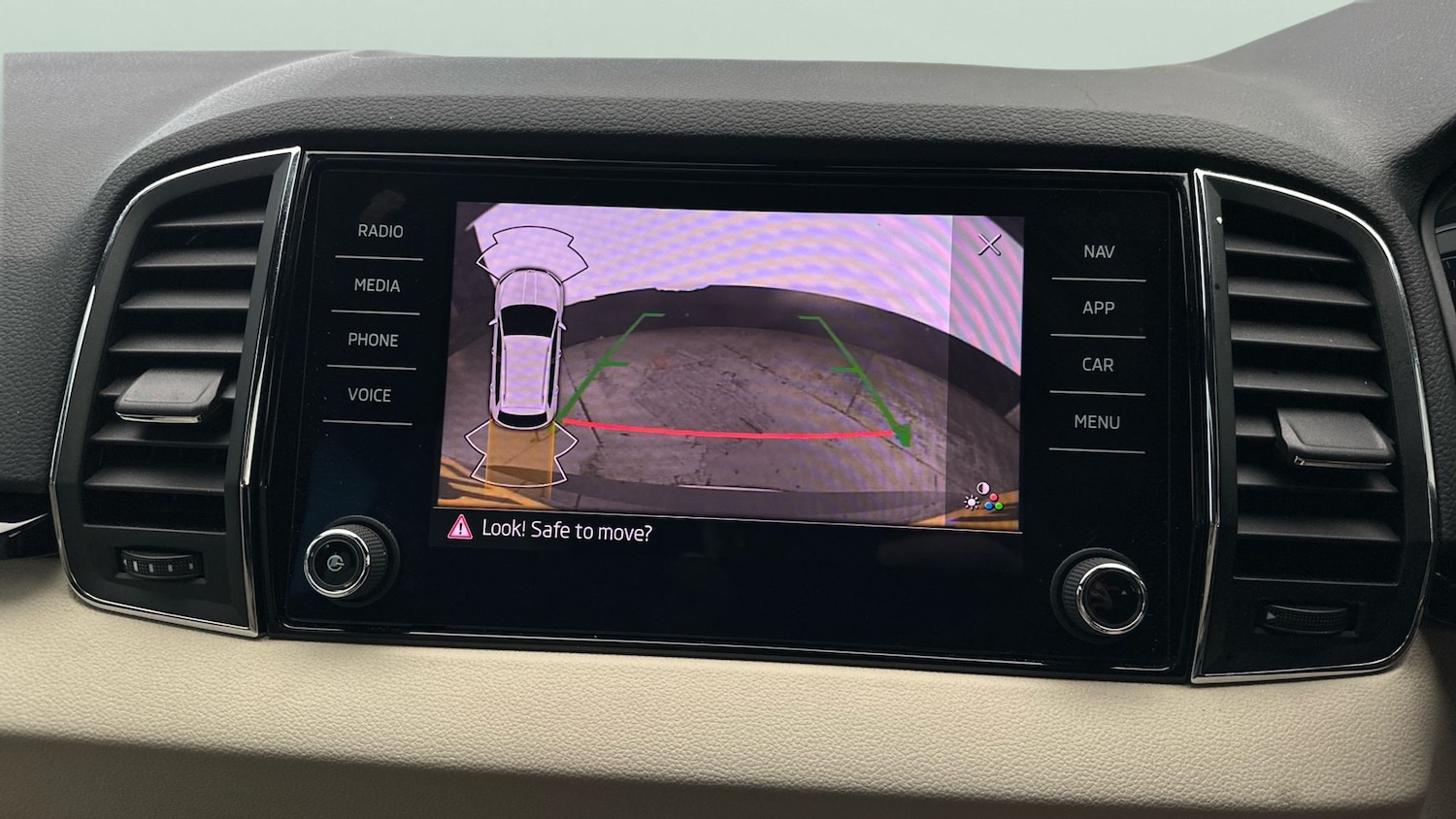 Used Skoda Karoq 2021 for sale - 77298085: Photo 24