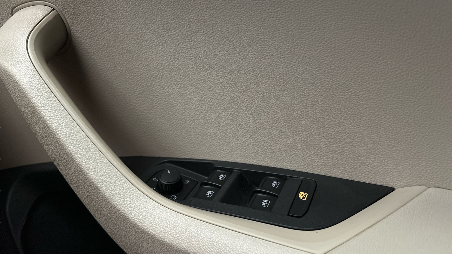 Used Skoda Karoq 2021 for sale - 77298085: Photo 28