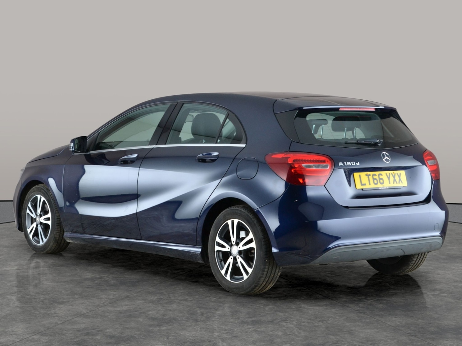 Used Mercedes-Benz A-Class 2016 for sale - 77221633: Photo 12