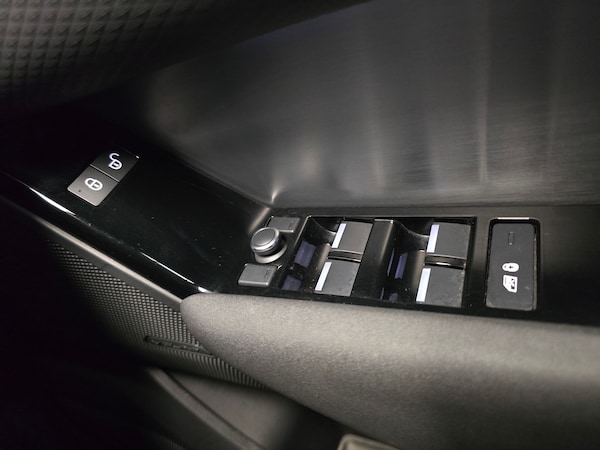 Used Land Rover Range Rover Velar 2021 for sale - 76240946: Photo 18