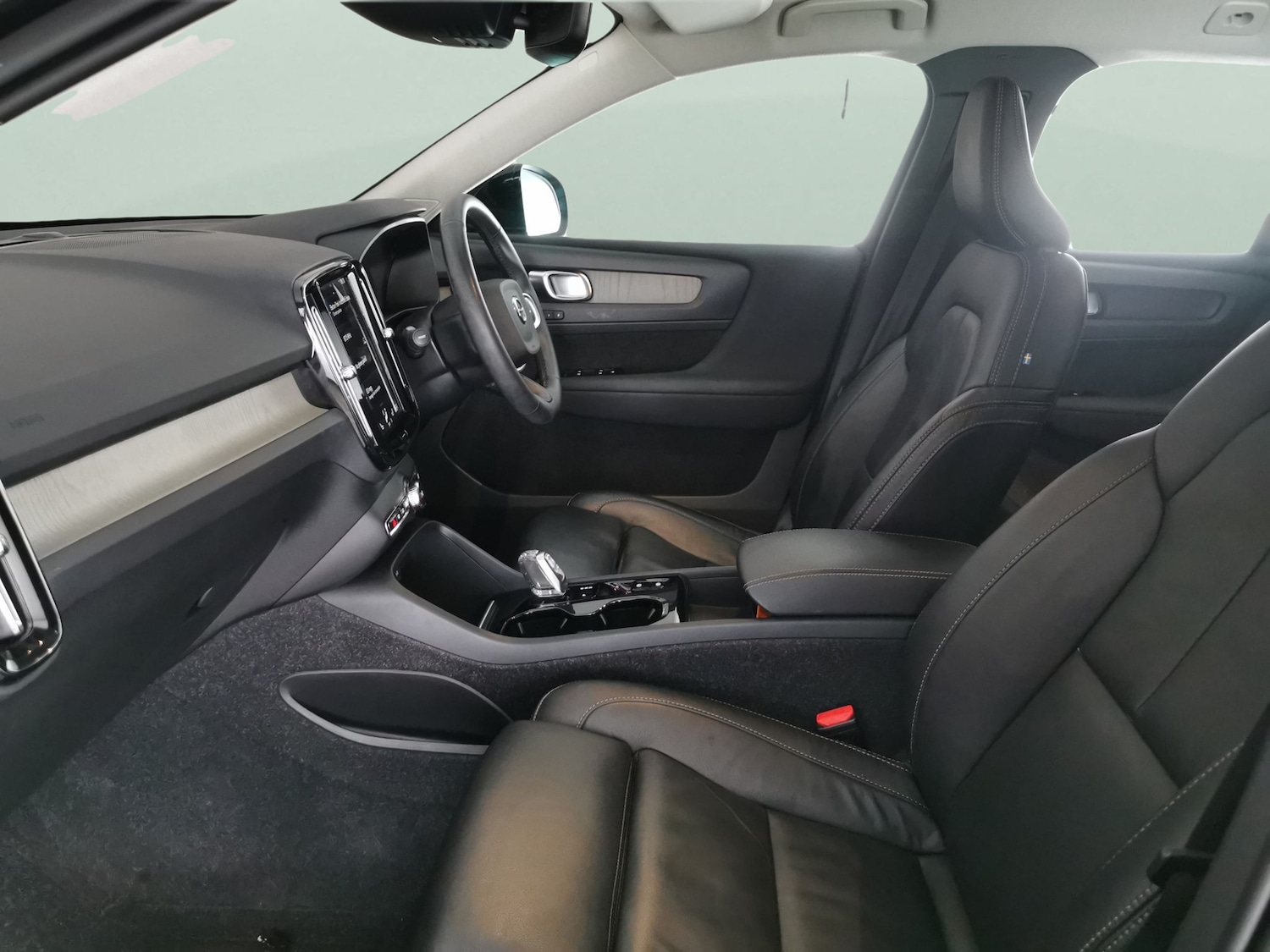 Used Volvo XC40 2021 for sale - 76773720: Photo 4