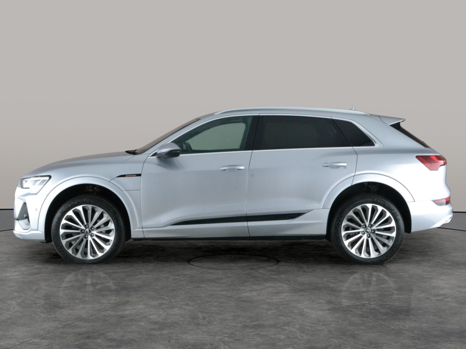 Used Audi e-tron 2021 for sale - 77178639: Photo 14