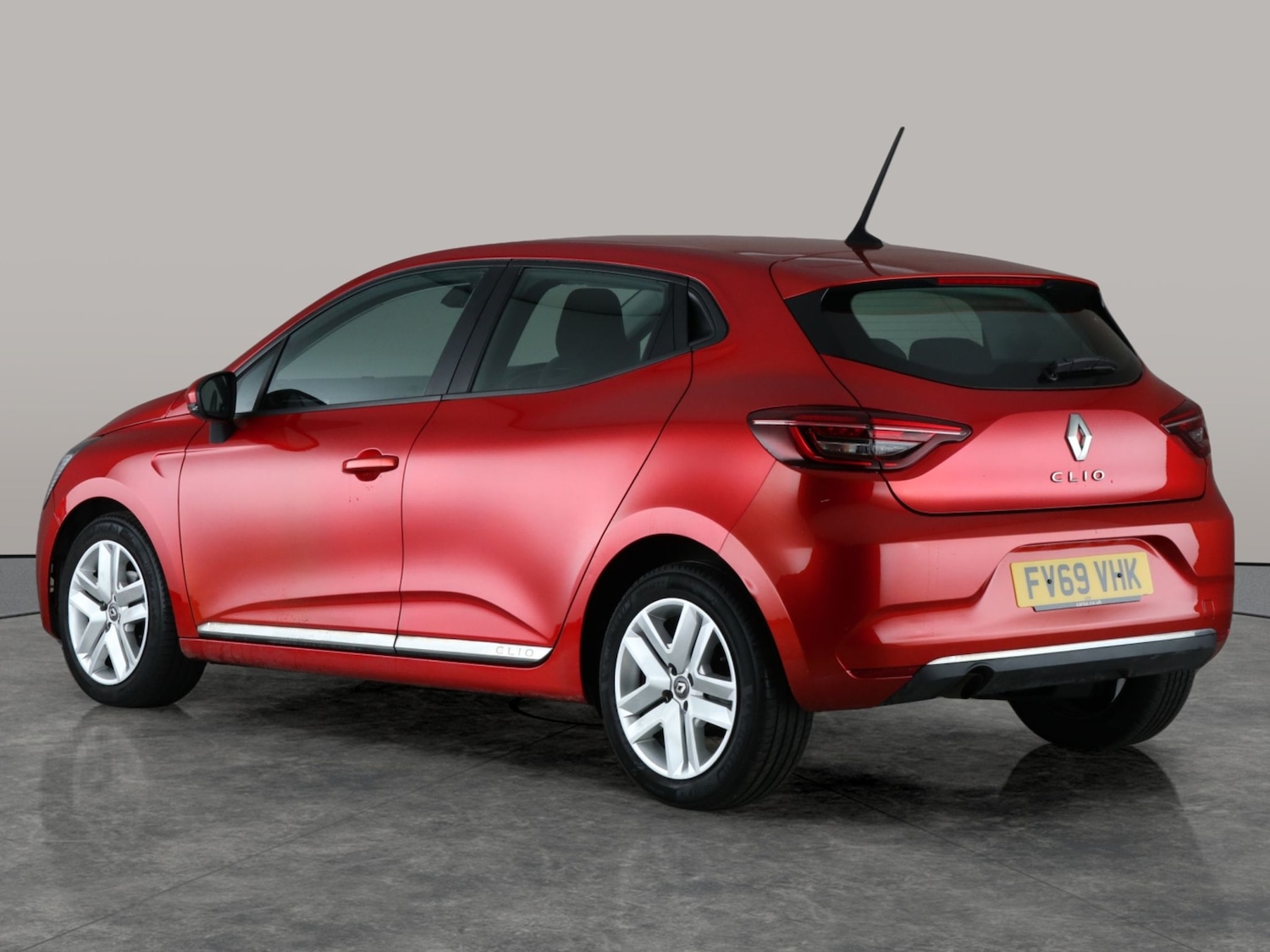 Used Renault Clio 2020 for sale - 76842410: Photo 11
