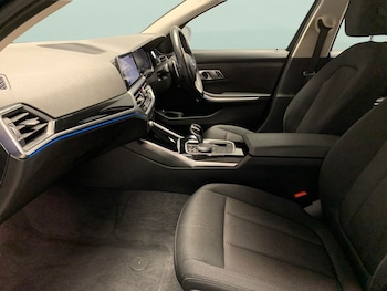 Used BMW 3 Series 2021 for sale - 76612354: Photo