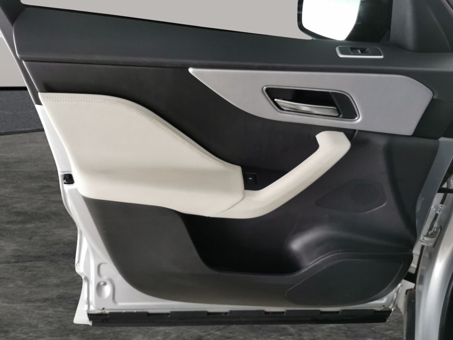 Used Jaguar F-Pace 2019 for sale - 77337314: Photo 29