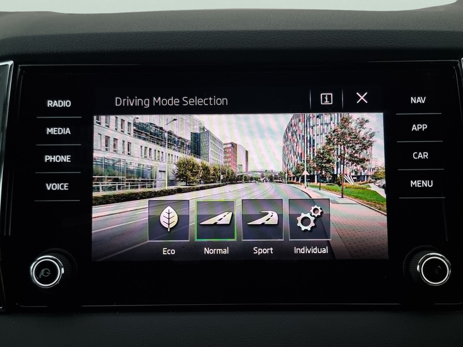 Used Skoda Karoq 2019 for sale - 76413159: Photo 21