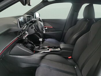 Used Peugeot 2008 2022 for sale - 76445157: Photo