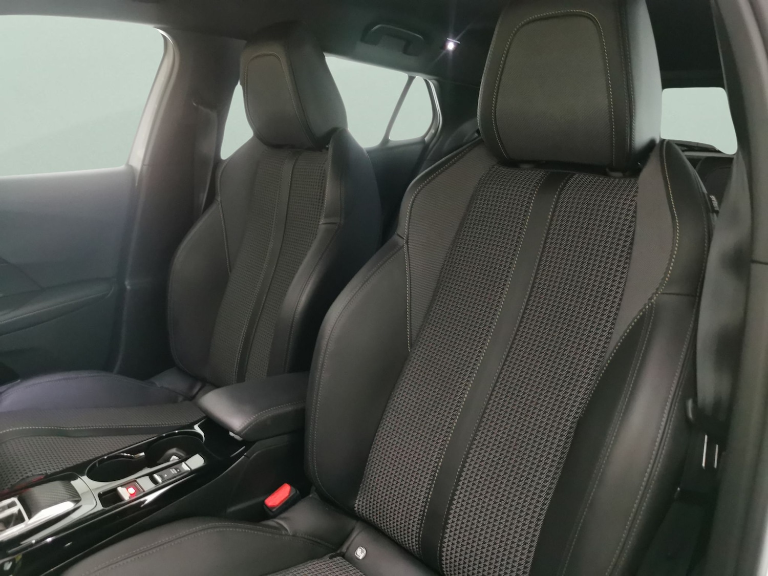 Used Peugeot 2008 2023 for sale - 76494318: Photo 24