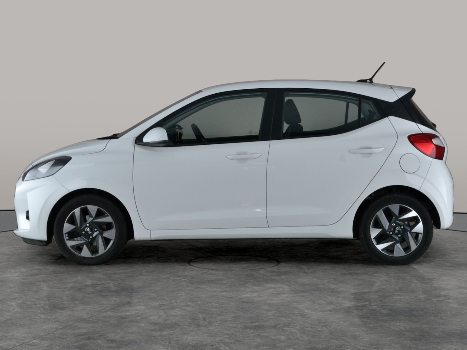 Used Hyundai i10 2023 for sale - 77178660: Photo 13