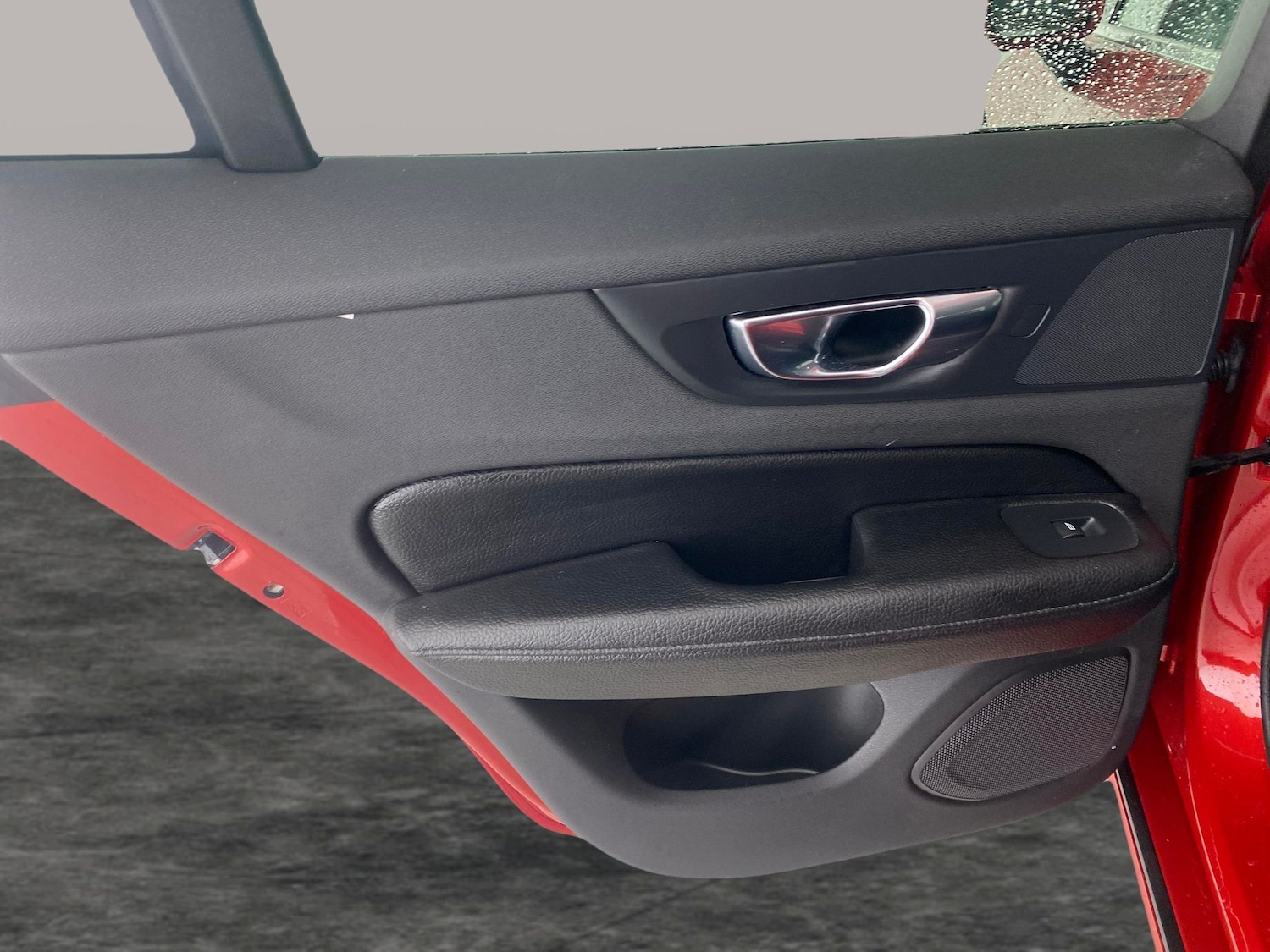 Used Volvo V60 2018 for sale - 77138094: Photo 30