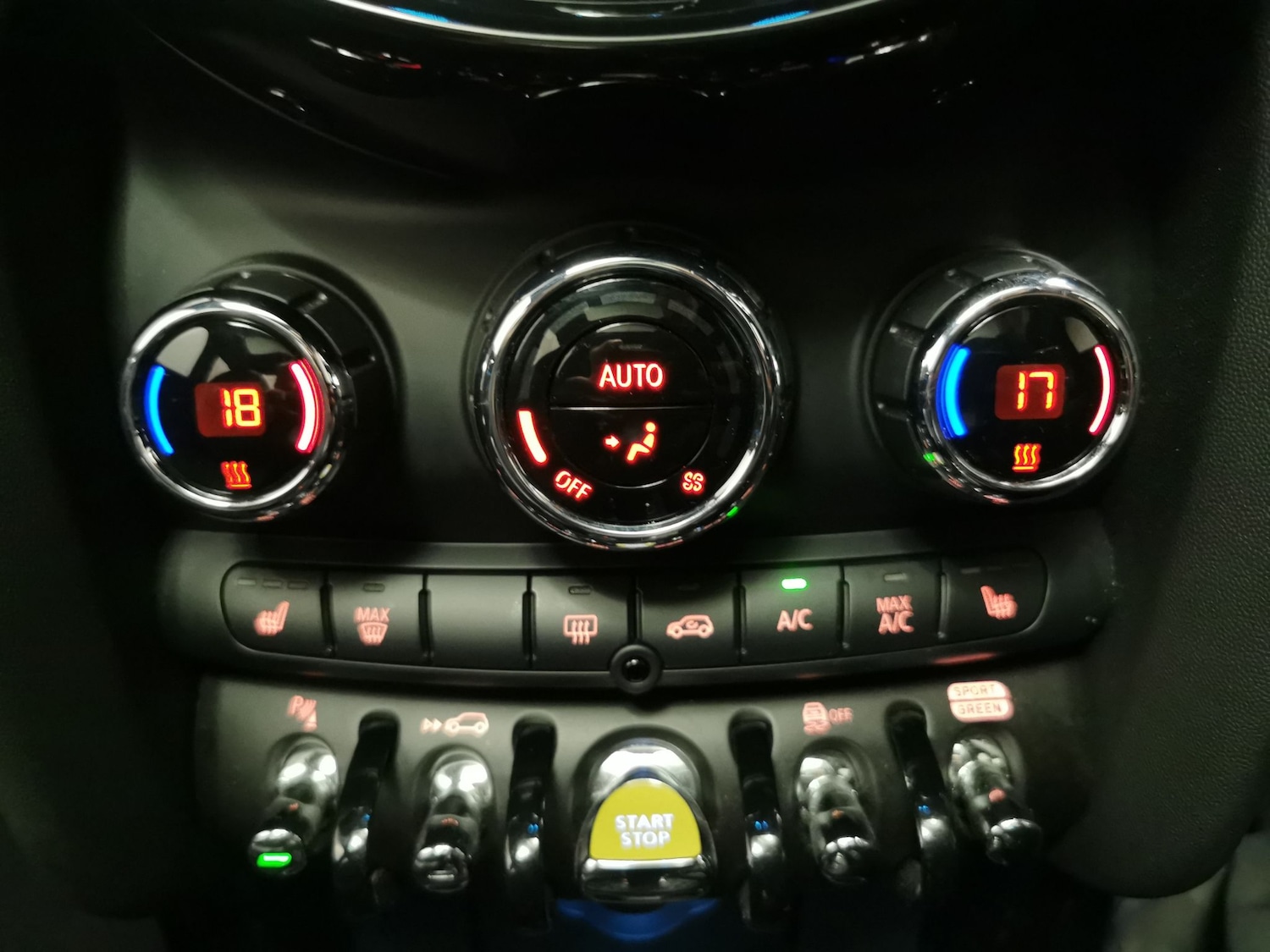 Used MINI Electric Hatch 2023 for sale - 76557235: Photo 17