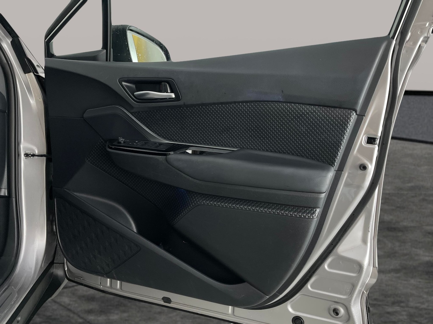 Used Toyota C-HR 2021 for sale - 77013299: Photo 30