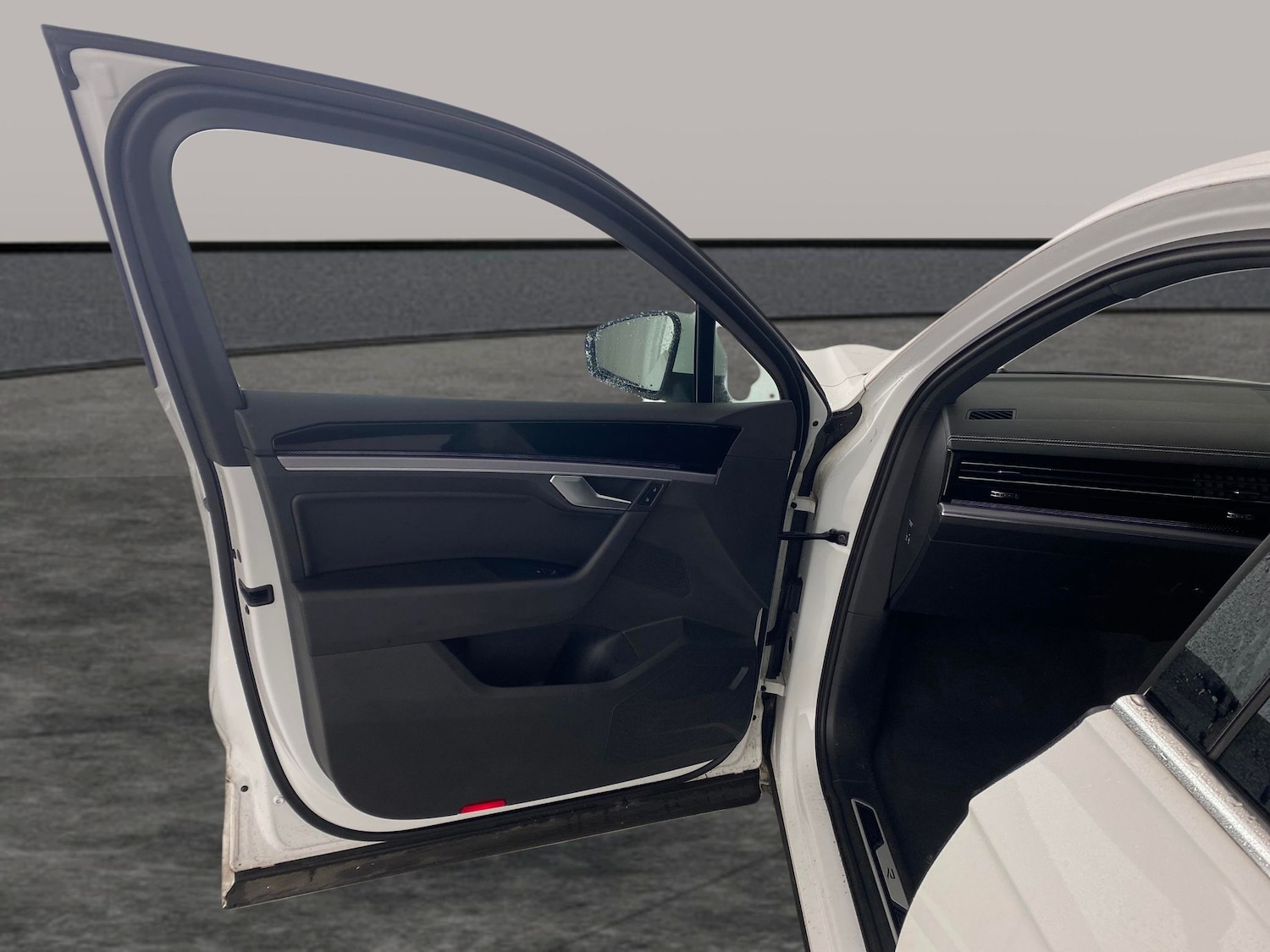 Used Volkswagen Touareg 2022 for sale - 77392446: Photo 24