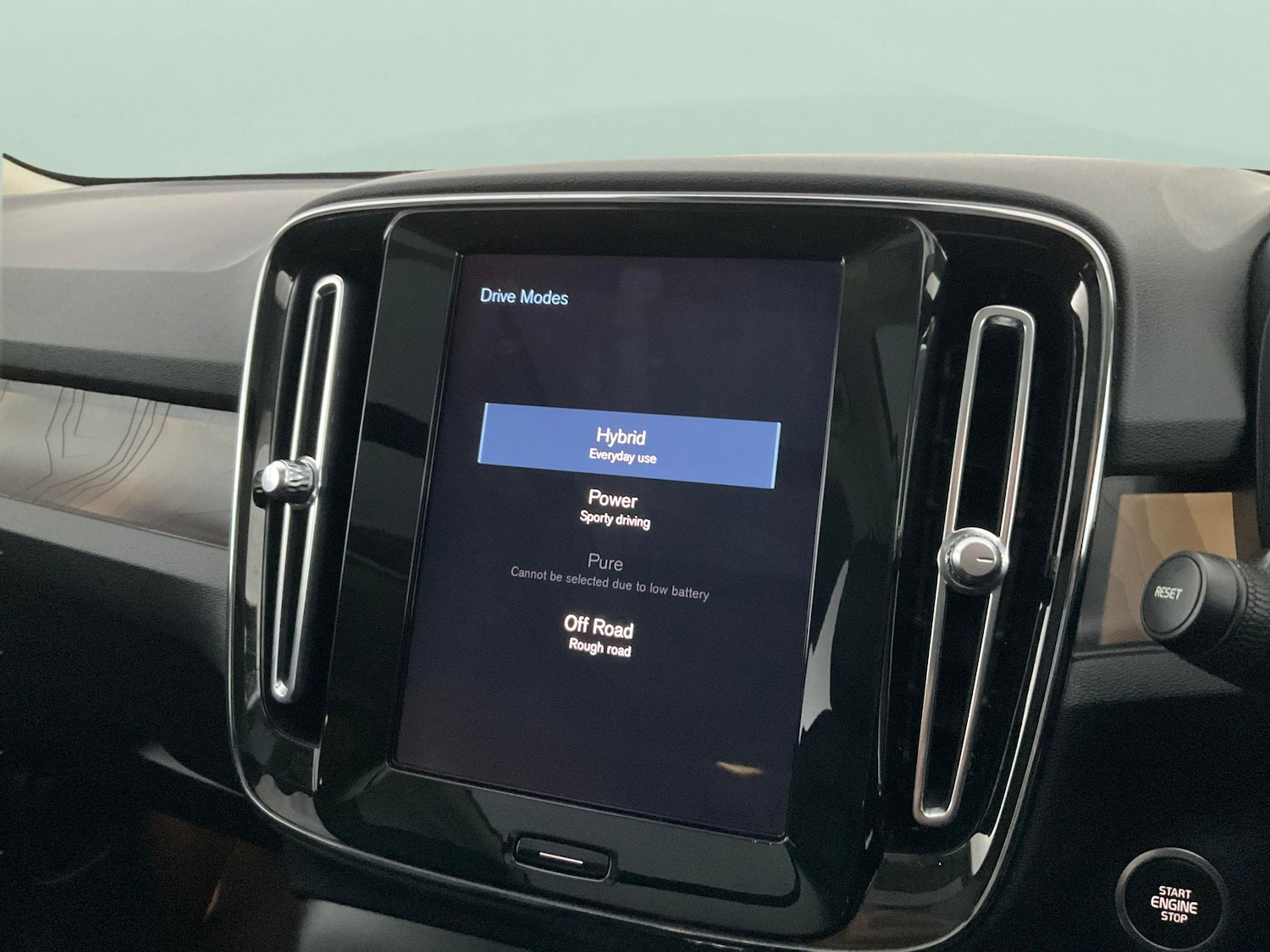 Used Volvo XC40 2022 for sale - 76577892: Photo 22