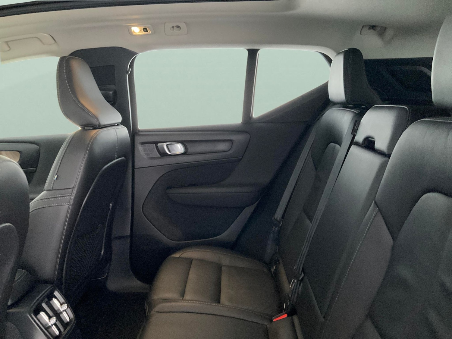 Used Volvo XC40 2022 for sale - 76577892: Photo 34