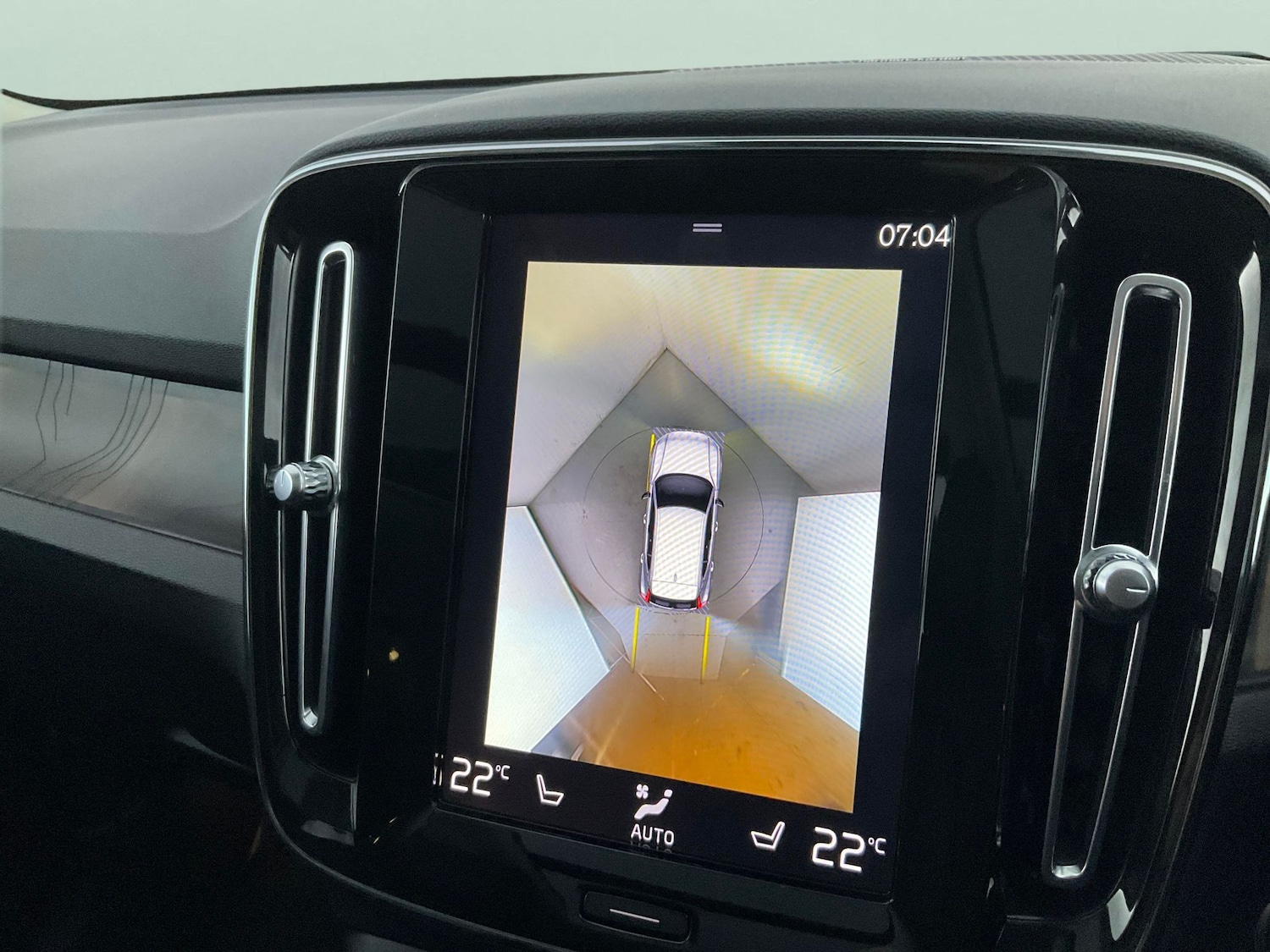 Used Volvo XC40 2022 for sale - 76577892: Photo 8