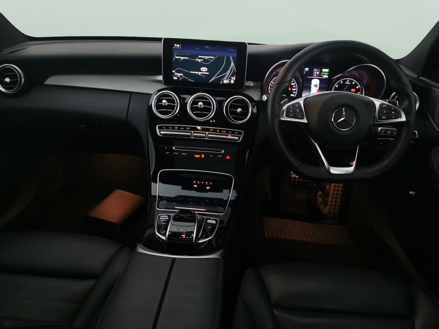 Used Mercedes-Benz C Class 2017 for sale - 76364939: Photo 11