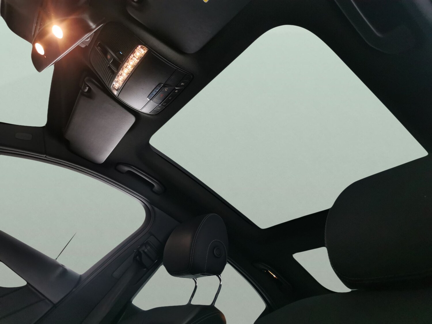 Used Mercedes-Benz C Class 2017 for sale - 76364939: Photo 7