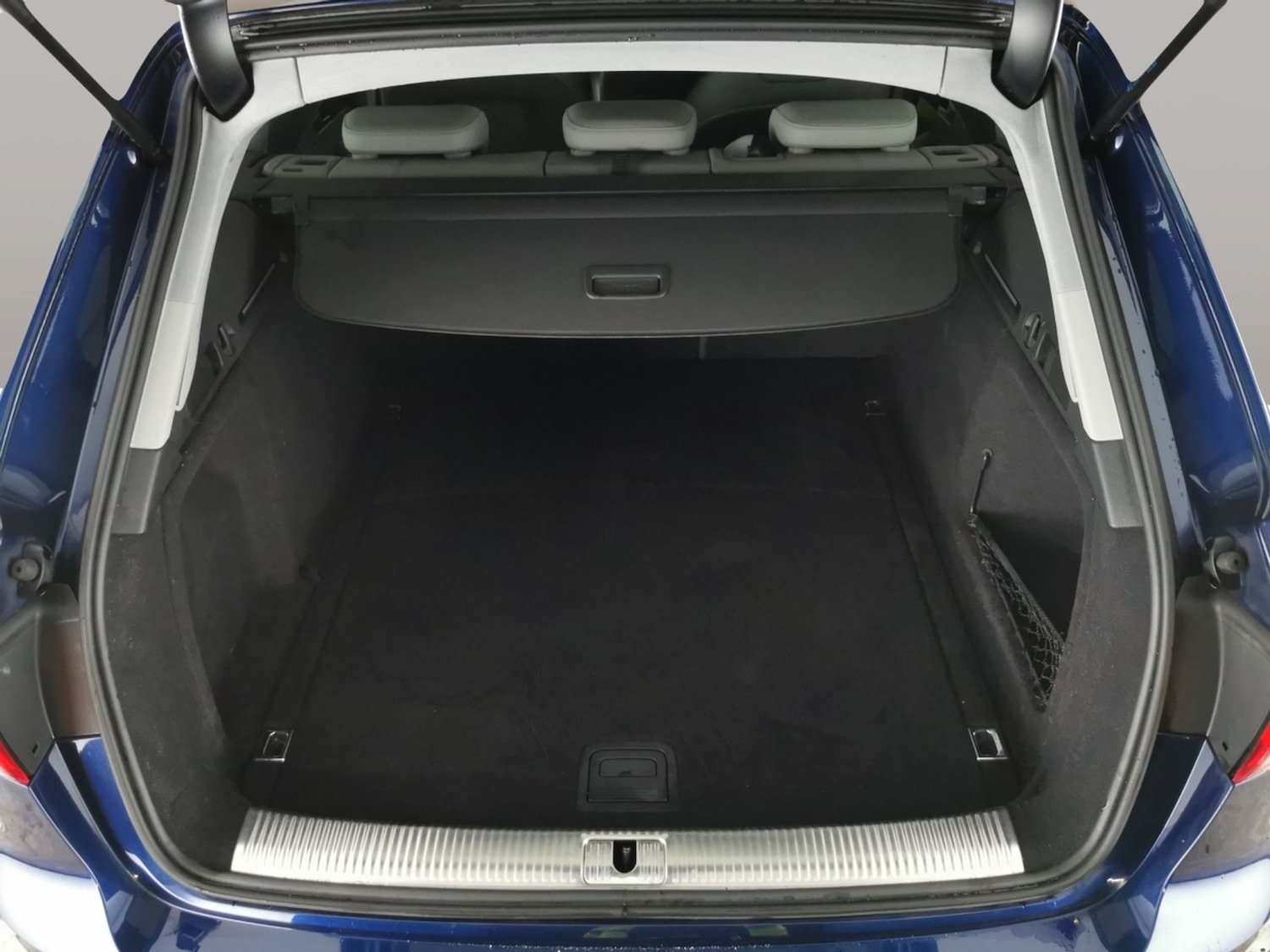 Used Audi A4 Avant 2019 for sale - 76803929: Photo 32