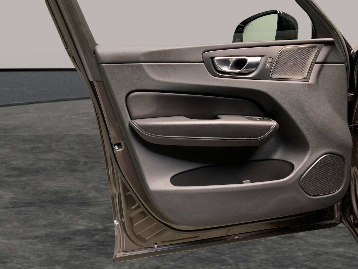 Used Volvo XC60 2023 for sale - 77076064: Photo 25