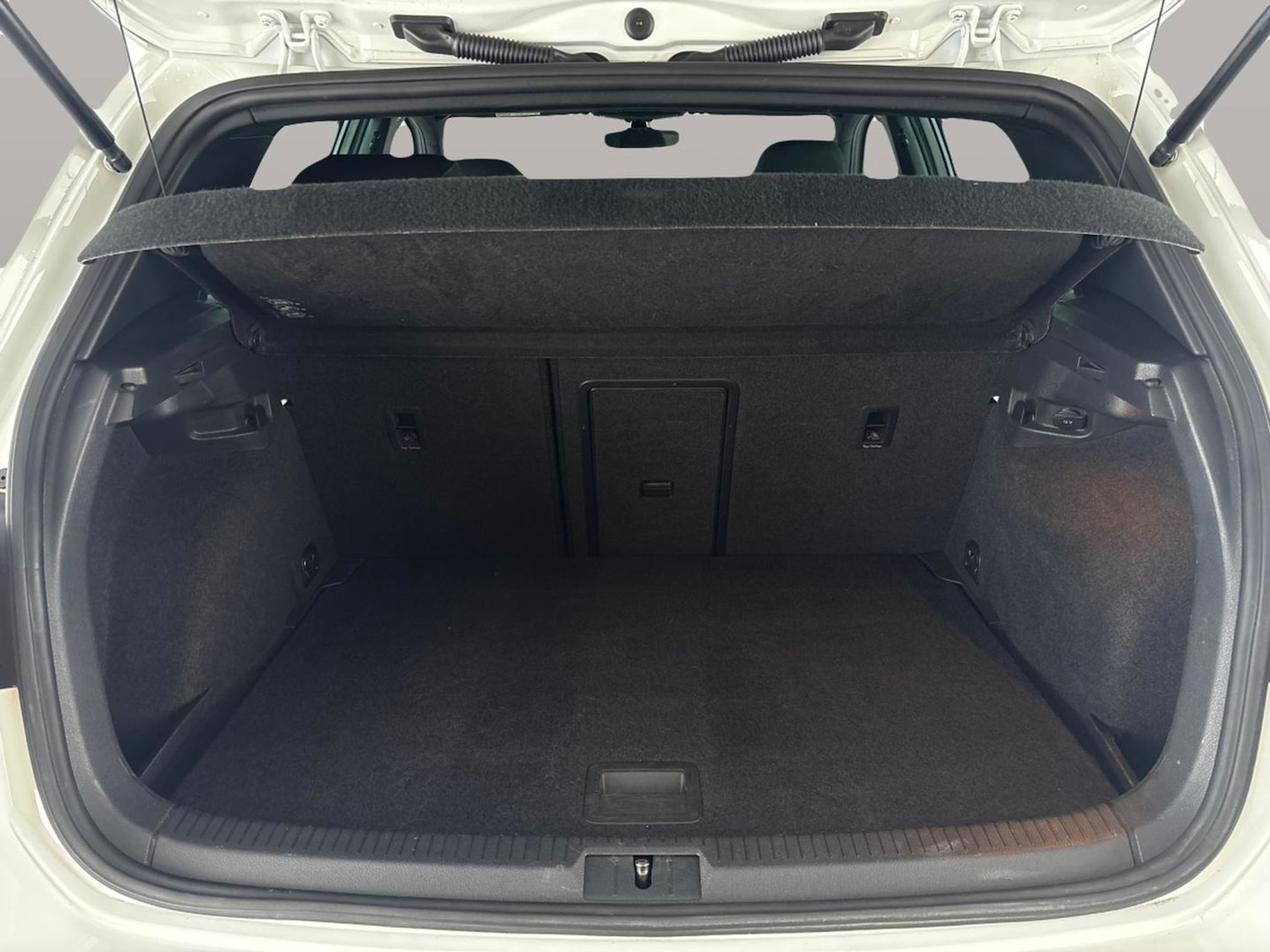 Used Volkswagen Golf 2017 for sale - 76505395: Photo 33