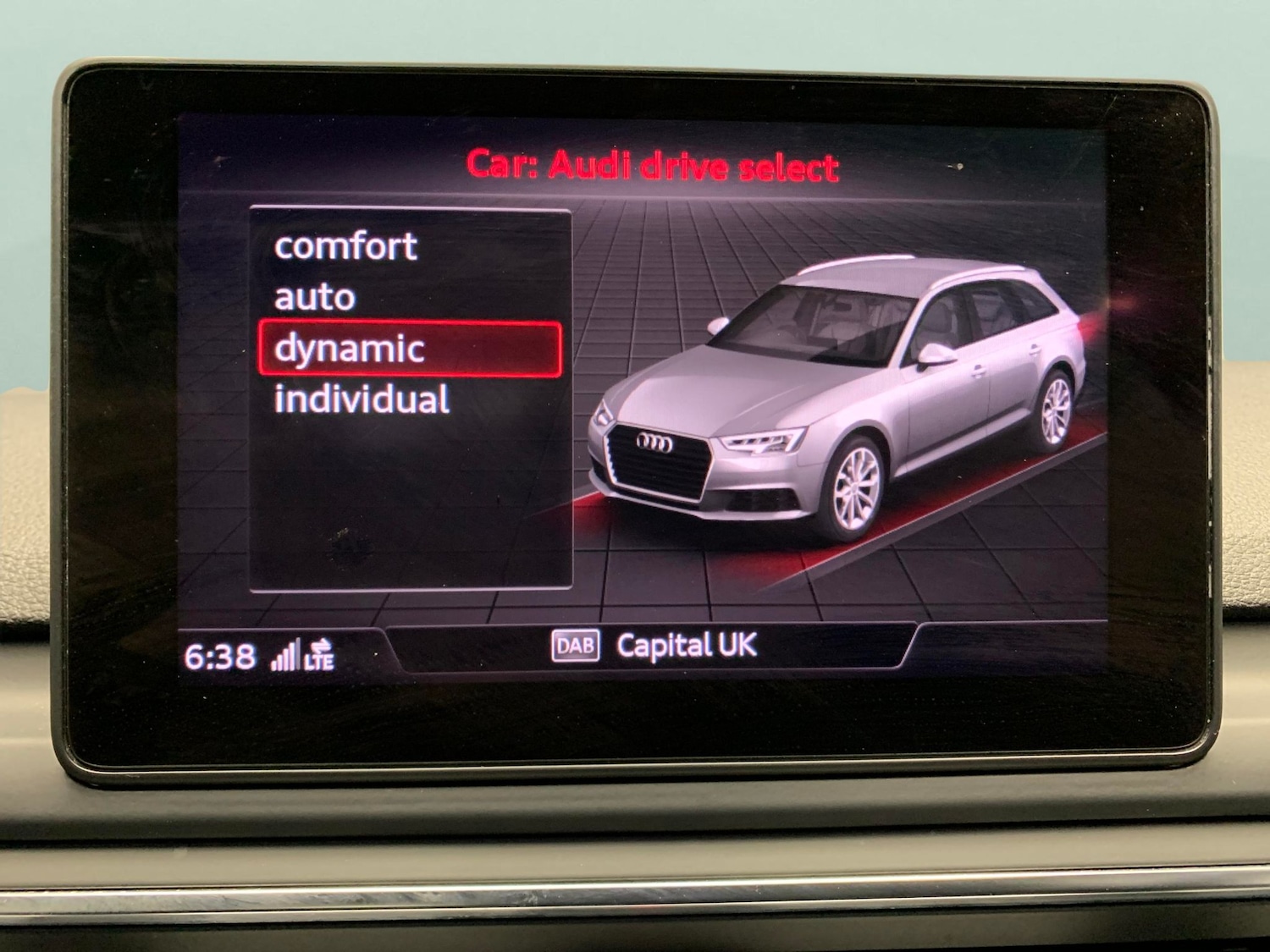 Used Audi A4 Avant 2018 for sale - 76984444: Photo 17