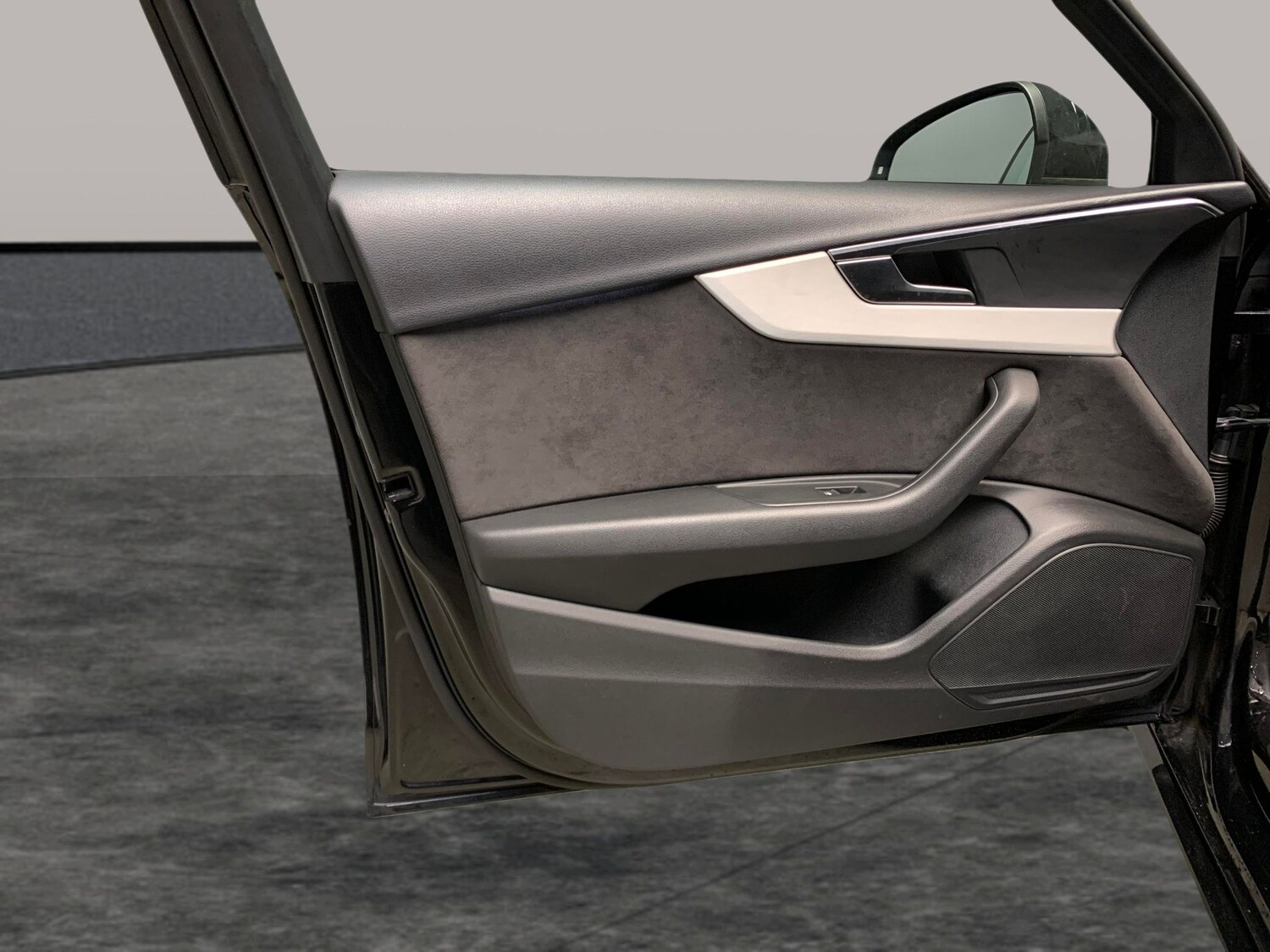 Used Audi A4 Avant 2018 for sale - 76984444: Photo 25