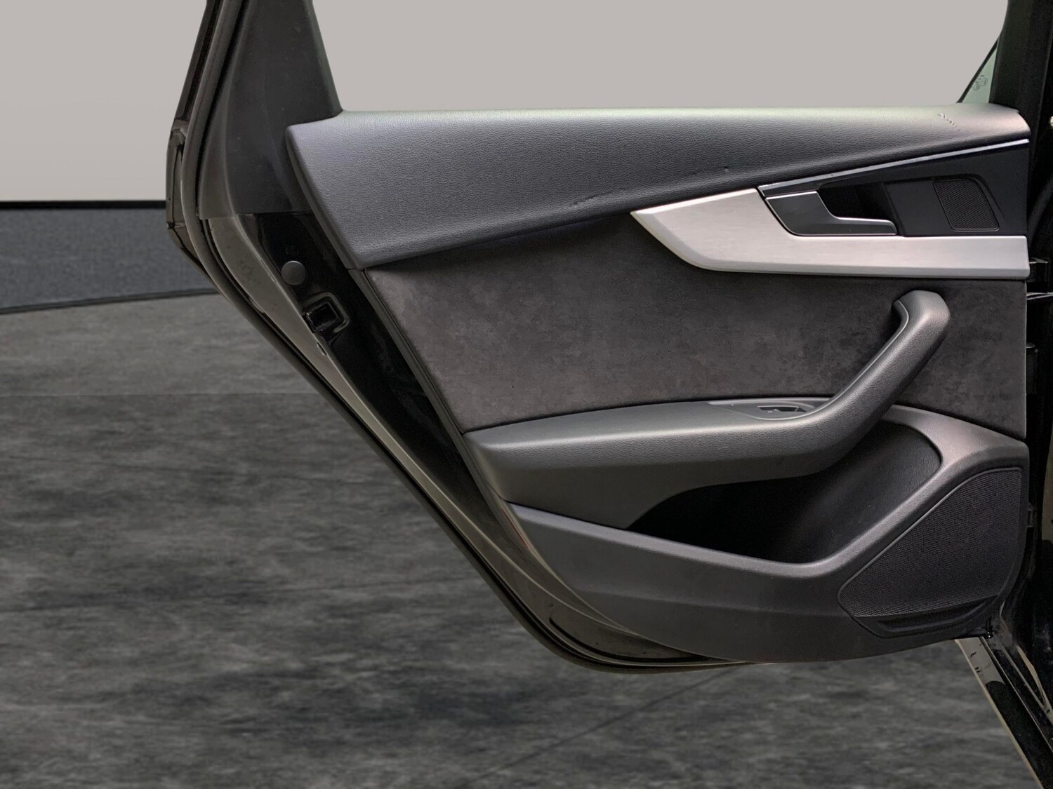 Used Audi A4 Avant 2018 for sale - 76984444: Photo 26