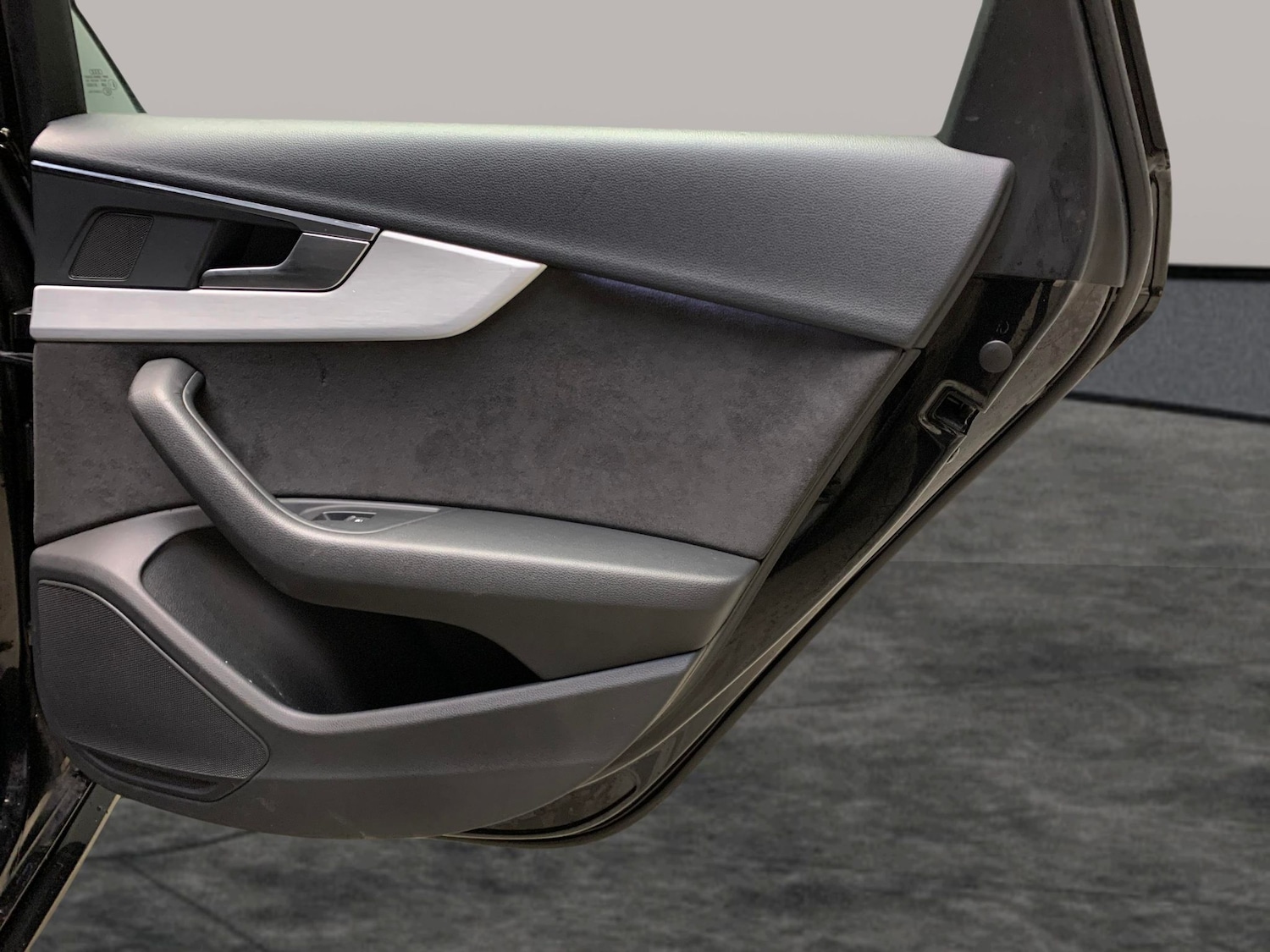 Used Audi A4 Avant 2018 for sale - 76984444: Photo 27