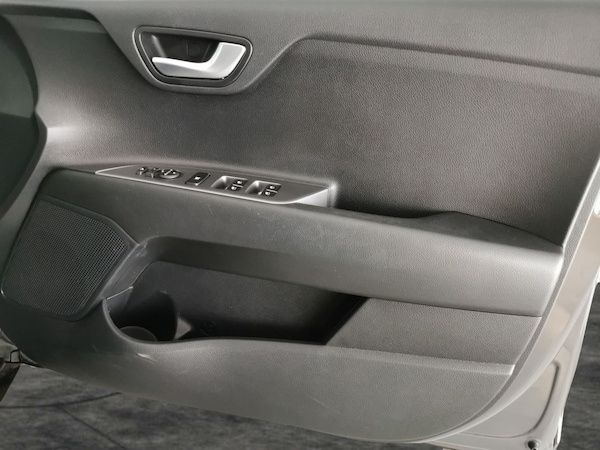 Used Kia Stonic 2021 for sale - 76222296: Photo 41