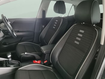 Used Kia Stonic 2021 for sale - 76222296: Photo 4