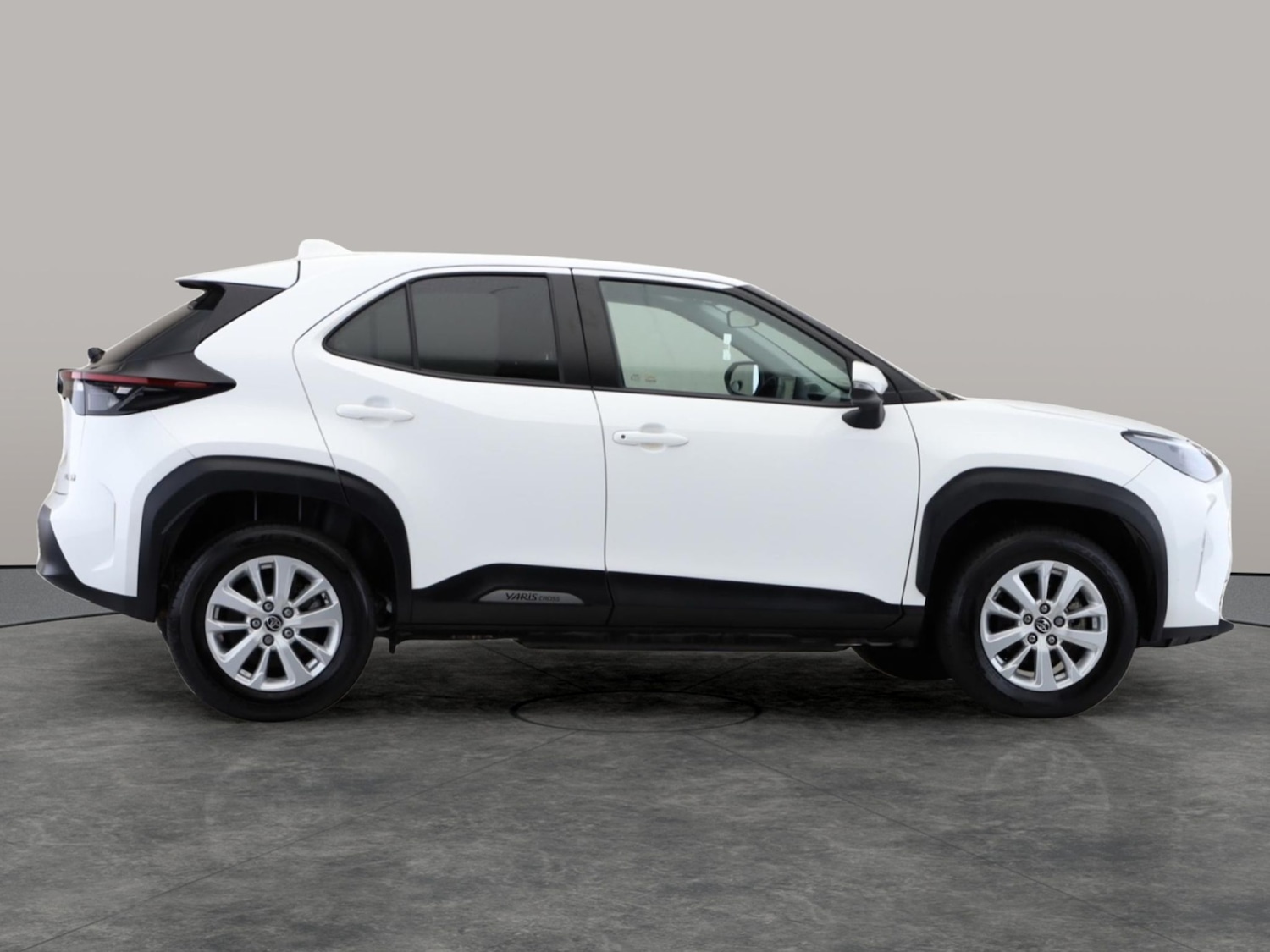 Used Toyota Yaris Cross 2023 for sale - 77060933: Photo 5