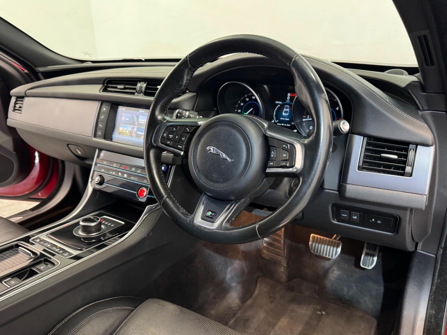 Used Jaguar XF 2016 for sale - 77796903: Photo 23