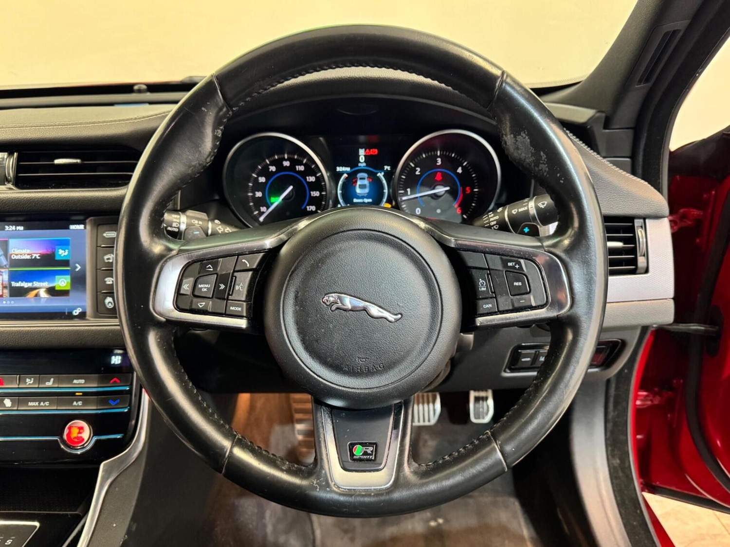 Used Jaguar XF 2016 for sale - 77796903: Photo 25